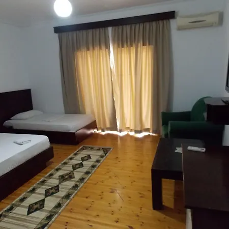 Ξενοδοχείο Freskia 3*
