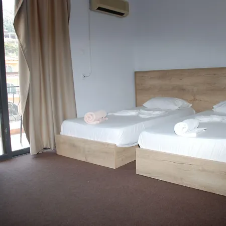 Freskia Sarandë