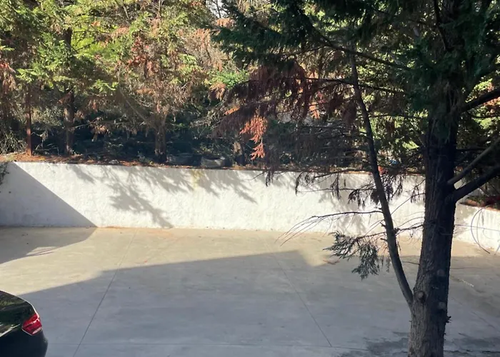 Freskia מלון סרנדה